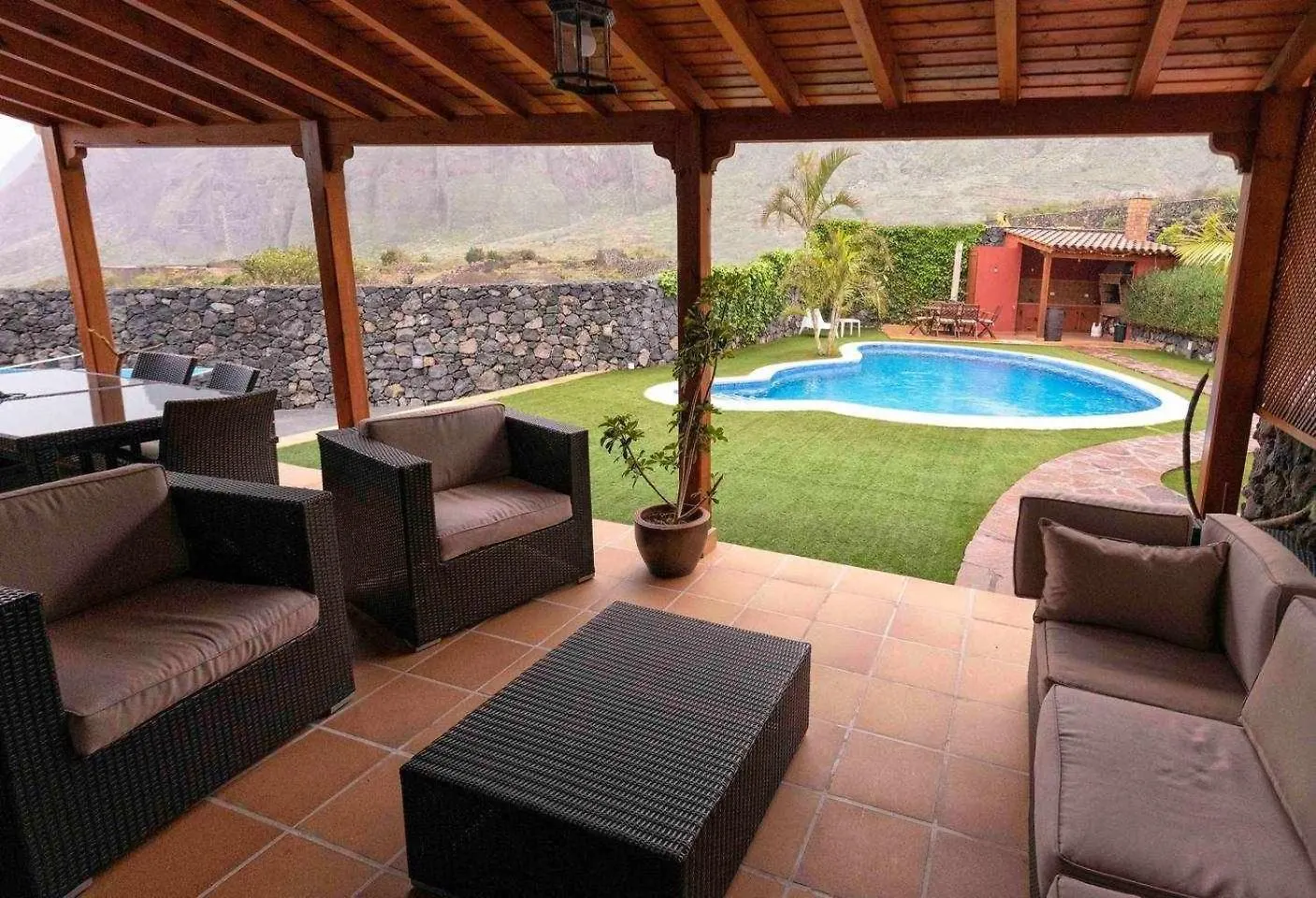 Villamocanes La La Frontera 0*,