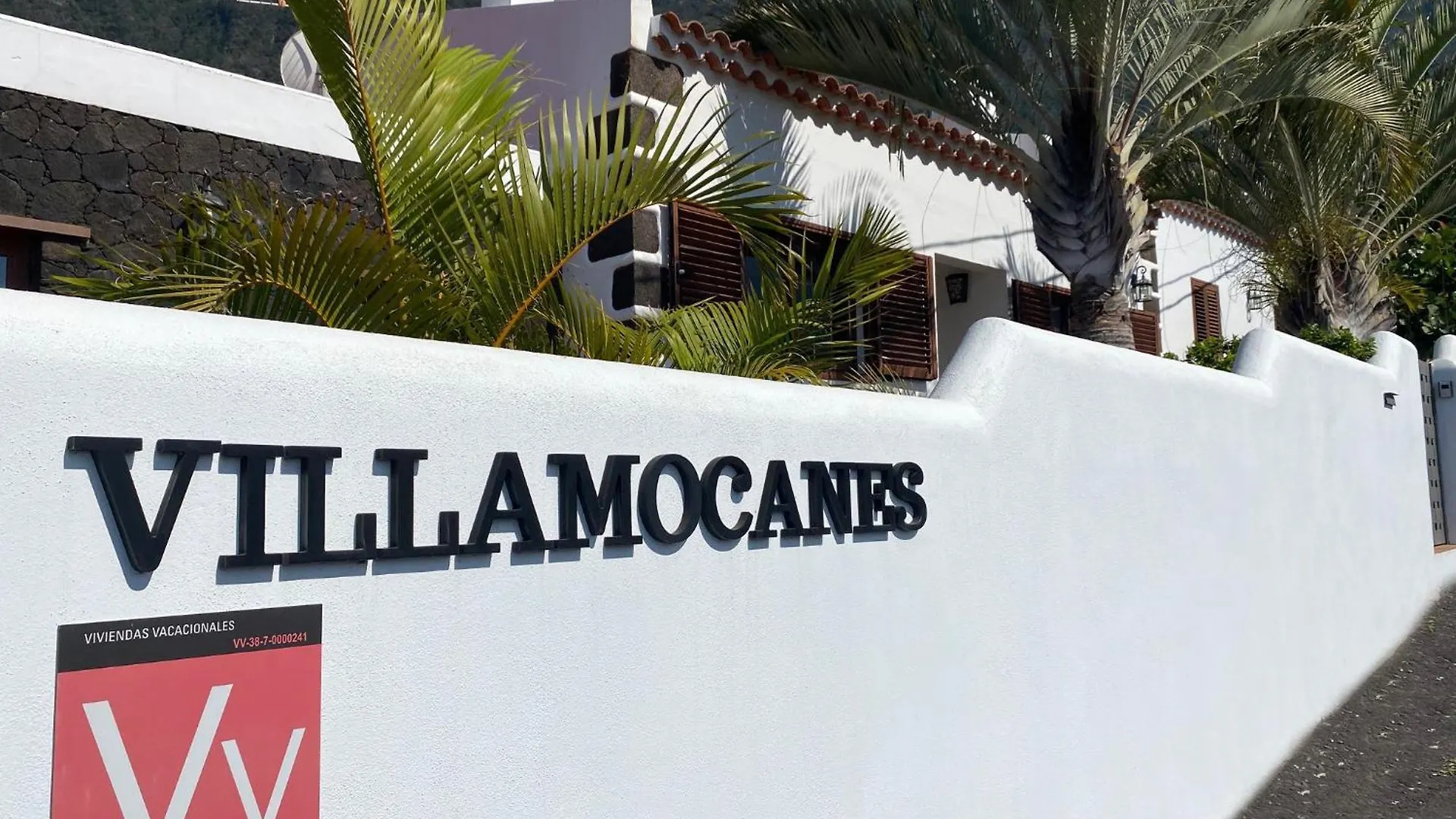 Villamocanes La La Frontera 0*,